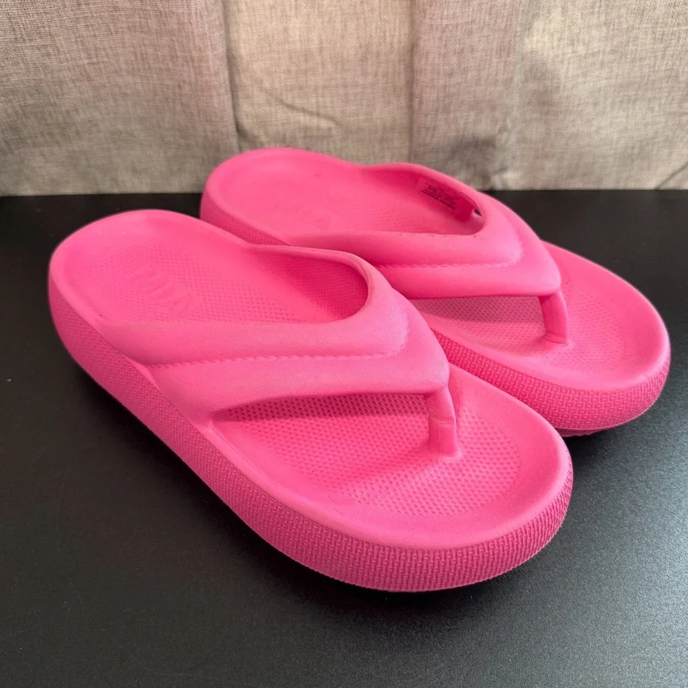 MIA Summer Flip Flops Sandals Women's 9M Pink Casual Comfort‎ Beach Pool Lounge